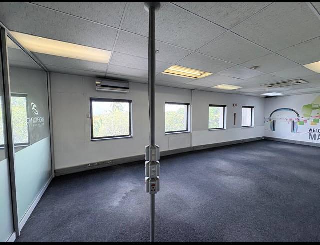1,880M² OFFICE TO LET IN VORNA VALLEY
